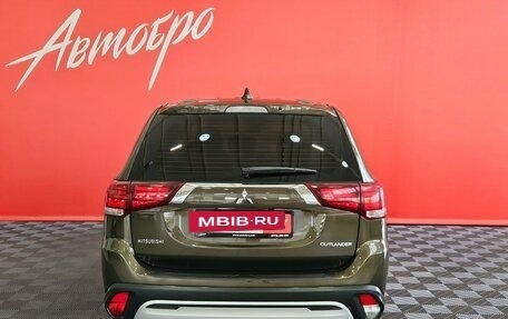 Mitsubishi Outlander III рестайлинг 3, 2019 год, 1 980 000 рублей, 4 фотография