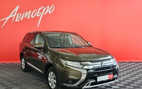 Mitsubishi Outlander III рестайлинг 3, 2019 год, 1 980 000 рублей, 7 фотография