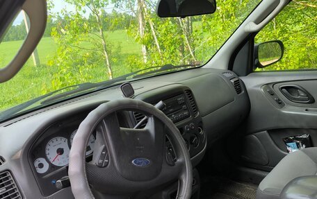 Ford Escape II, 2003 год, 400 000 рублей, 13 фотография