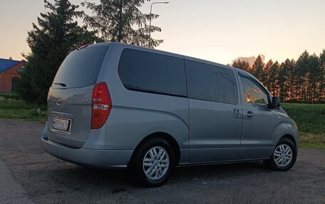 Hyundai H-1 II рестайлинг, 2017 год, 2 060 000 рублей, 4 фотография