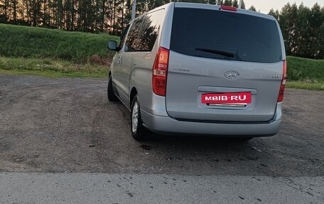 Hyundai H-1 II рестайлинг, 2017 год, 2 060 000 рублей, 5 фотография