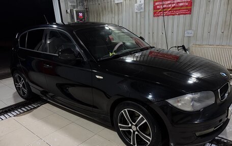 BMW 1 серия, 2010 год, 900 000 рублей, 4 фотография