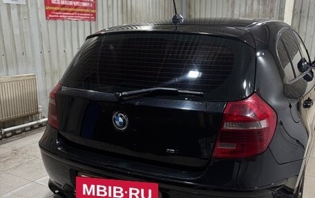 BMW 1 серия, 2010 год, 900 000 рублей, 3 фотография