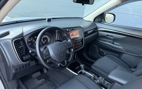 Mitsubishi Outlander III рестайлинг 3, 2019 год, 2 030 000 рублей, 22 фотография