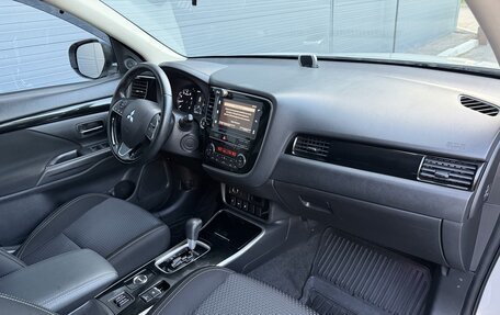 Mitsubishi Outlander III рестайлинг 3, 2019 год, 2 030 000 рублей, 20 фотография