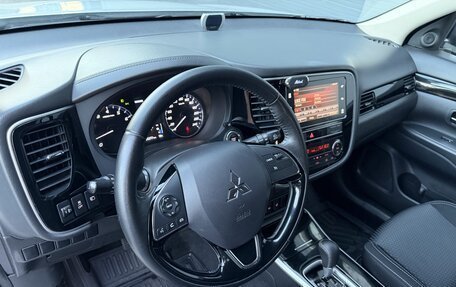 Mitsubishi Outlander III рестайлинг 3, 2019 год, 2 030 000 рублей, 21 фотография