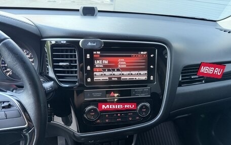 Mitsubishi Outlander III рестайлинг 3, 2019 год, 2 030 000 рублей, 33 фотография