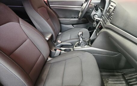 Hyundai Elantra VI рестайлинг, 2018 год, 1 350 000 рублей, 12 фотография