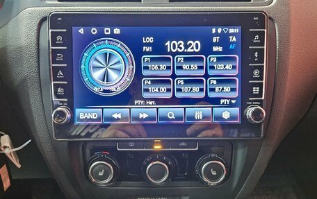 Volkswagen Jetta VI, 2012 год, 979 000 рублей, 11 фотография