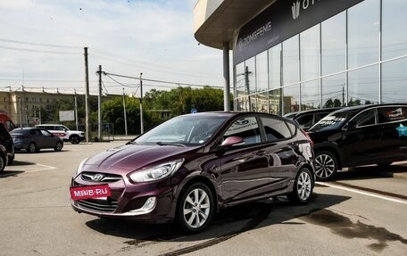 Hyundai Solaris II рестайлинг, 2012 год, 670 000 рублей, 2 фотография