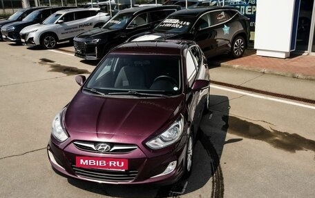Hyundai Solaris II рестайлинг, 2012 год, 670 000 рублей, 3 фотография