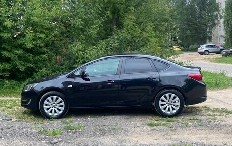 Opel Astra J, 2012 год, 800 000 рублей, 1 фотография
