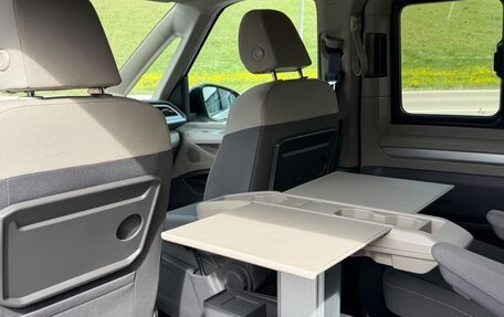 Volkswagen Multivan, 2023 год, 5 100 000 рублей, 7 фотография