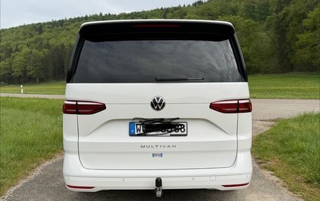 Volkswagen Multivan, 2023 год, 5 100 000 рублей, 4 фотография
