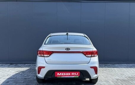 KIA Rio IV, 2018 год, 945 000 рублей, 4 фотография