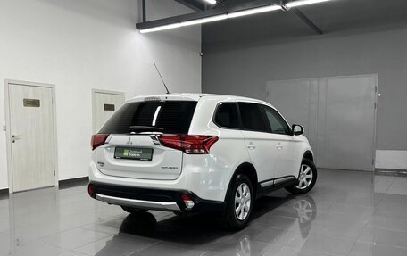 Mitsubishi Outlander III рестайлинг 3, 2016 год, 1 595 000 рублей, 2 фотография