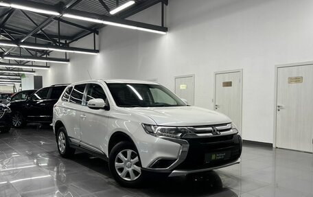 Mitsubishi Outlander III рестайлинг 3, 2016 год, 1 595 000 рублей, 5 фотография