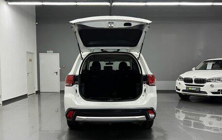 Mitsubishi Outlander III рестайлинг 3, 2016 год, 1 595 000 рублей, 7 фотография