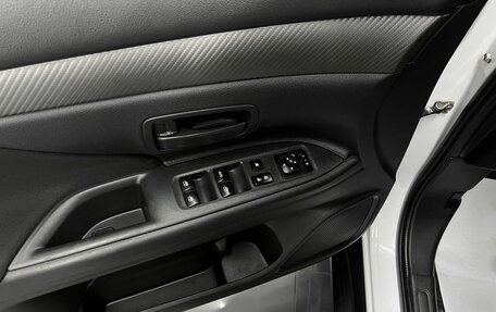 Mitsubishi Outlander III рестайлинг 3, 2016 год, 1 595 000 рублей, 18 фотография
