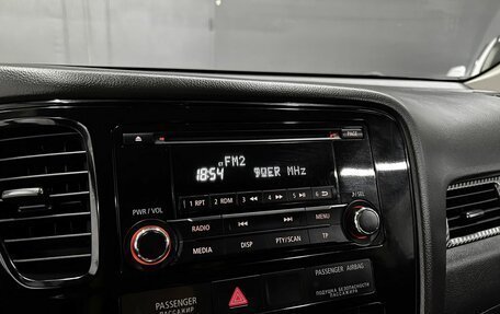 Mitsubishi Outlander III рестайлинг 3, 2016 год, 1 595 000 рублей, 14 фотография