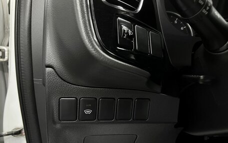 Mitsubishi Outlander III рестайлинг 3, 2016 год, 1 595 000 рублей, 17 фотография