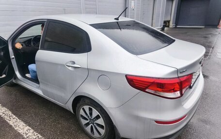 KIA Rio III рестайлинг, 2015 год, 1 089 000 рублей, 2 фотография