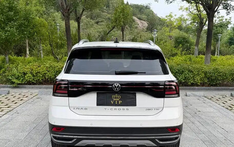Volkswagen T-Cross I, 2022 год, 1 682 400 рублей, 8 фотография