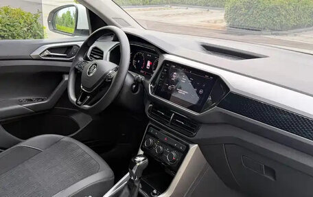 Volkswagen T-Cross I, 2022 год, 1 682 400 рублей, 7 фотография