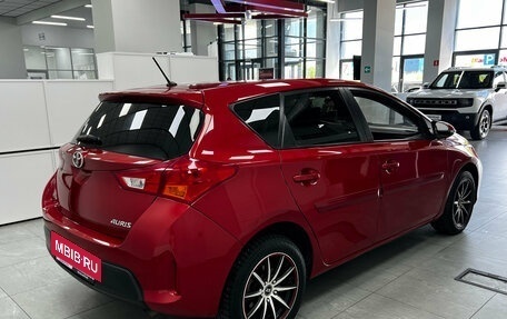 Toyota Auris II, 2013 год, 1 099 000 рублей, 3 фотография