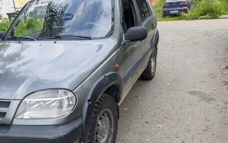 Chevrolet Niva I рестайлинг, 2004 год, 200 000 рублей, 2 фотография