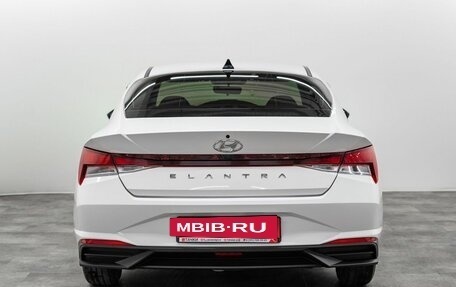 Hyundai Elantra, 2021 год, 2 015 000 рублей, 4 фотография