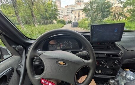 Chevrolet Niva I рестайлинг, 2004 год, 200 000 рублей, 8 фотография
