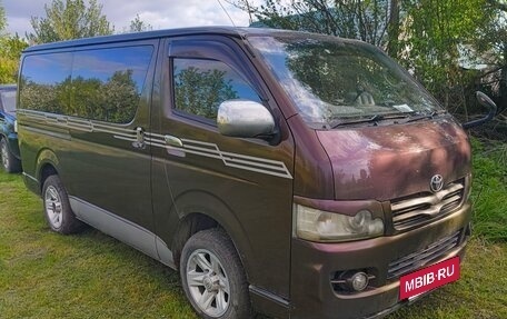 Toyota HiAce H200, 2004 год, 1 400 000 рублей, 2 фотография