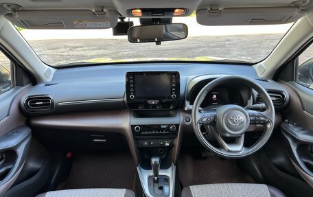 Toyota Yaris Cross, 2021 год, 1 950 000 рублей, 11 фотография