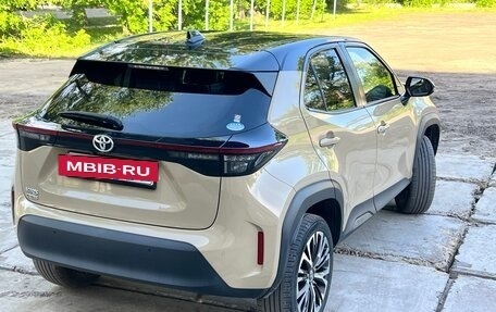 Toyota Yaris Cross, 2021 год, 1 950 000 рублей, 7 фотография