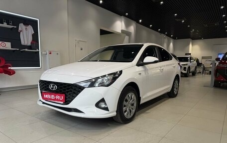 Hyundai Solaris II рестайлинг, 2021 год, 1 360 000 рублей, 1 фотография