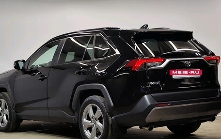 Toyota RAV4, 2021 год, 2 900 000 рублей, 6 фотография
