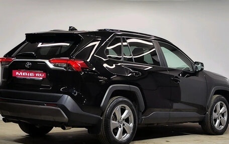 Toyota RAV4, 2021 год, 2 900 000 рублей, 4 фотография