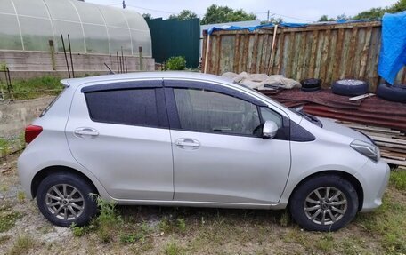 Toyota Vitz, 2015 год, 680 000 рублей, 3 фотография