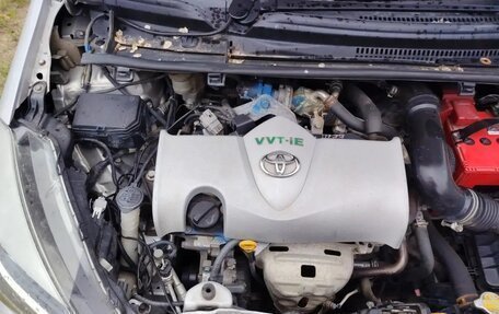 Toyota Vitz, 2015 год, 680 000 рублей, 7 фотография