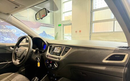 Hyundai Solaris II рестайлинг, 2021 год, 1 360 000 рублей, 10 фотография