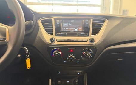 Hyundai Solaris II рестайлинг, 2021 год, 1 360 000 рублей, 16 фотография