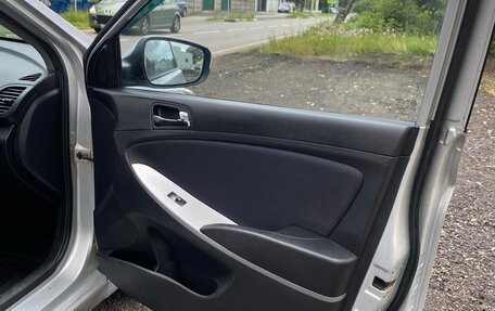 Hyundai Solaris II рестайлинг, 2011 год, 585 000 рублей, 14 фотография