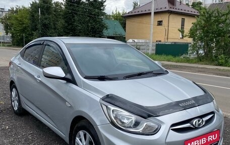 Hyundai Solaris II рестайлинг, 2011 год, 585 000 рублей, 3 фотография