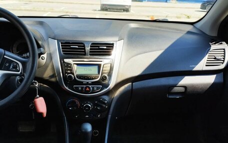 Hyundai Solaris II рестайлинг, 2012 год, 770 000 рублей, 4 фотография
