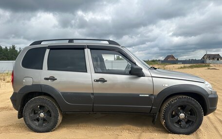 Chevrolet Niva I рестайлинг, 2013 год, 590 000 рублей, 2 фотография