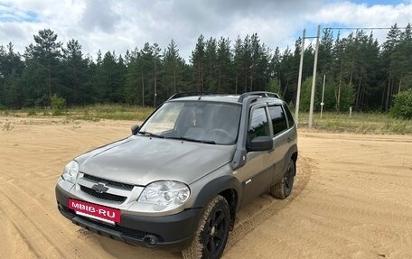 Chevrolet Niva I рестайлинг, 2013 год, 590 000 рублей, 3 фотография