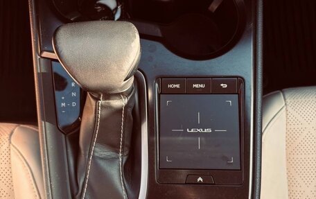 Lexus UX I, 2019 год, 3 180 000 рублей, 6 фотография