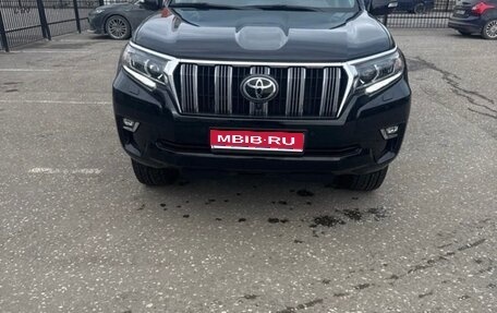 Toyota Land Cruiser Prado 150 рестайлинг 2, 2023 год, 9 500 000 рублей, 1 фотография