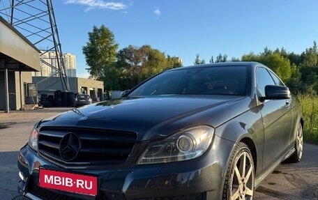 Mercedes-Benz C-Класс, 2011 год, 1 200 000 рублей, 1 фотография